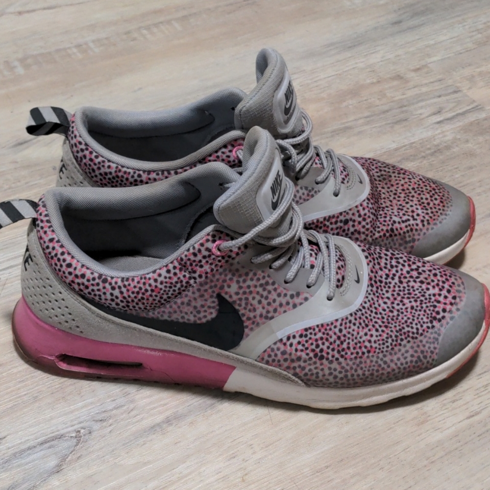 Nike Air Max Thea pink & gray polkadot style